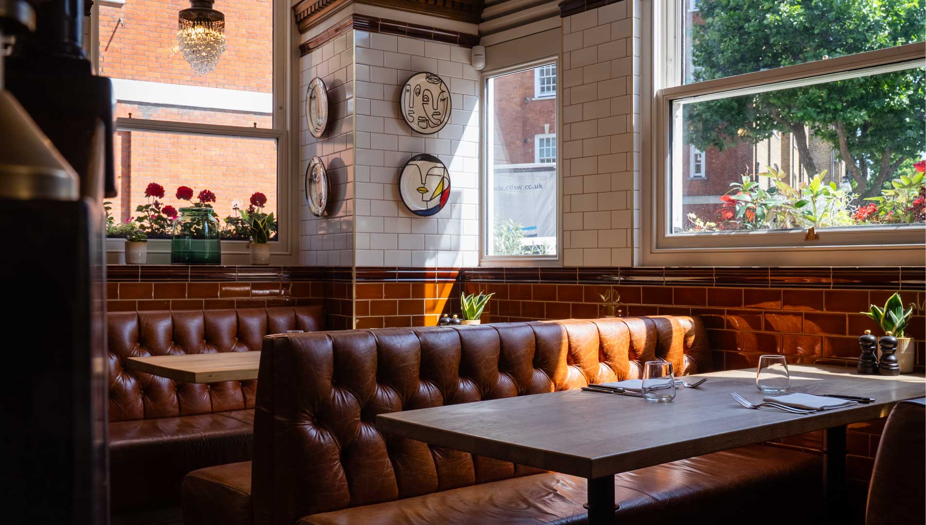 Beautiful interior design at The Chalk Freehouse, in London